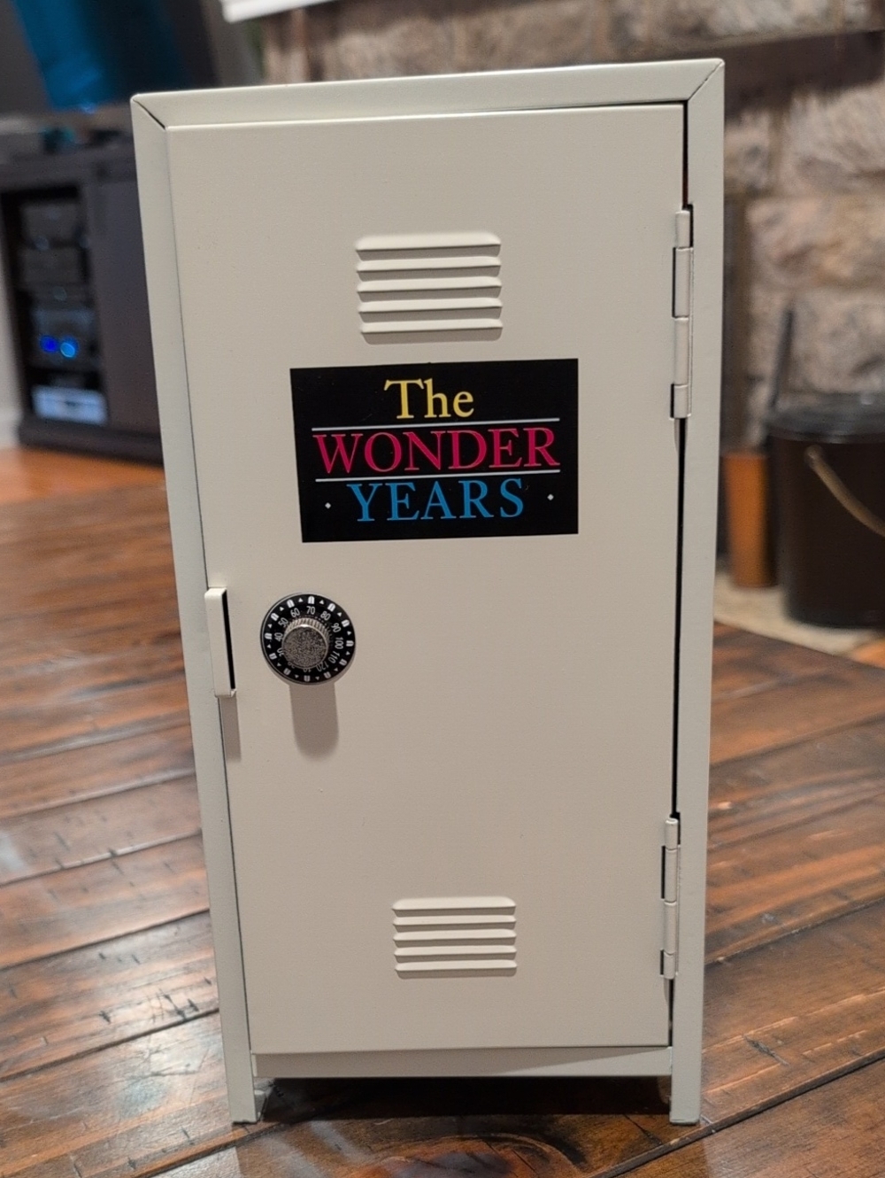 The Wonder Years Complete Series Collectors Edition Locker DVD Set 60s 90s Retro